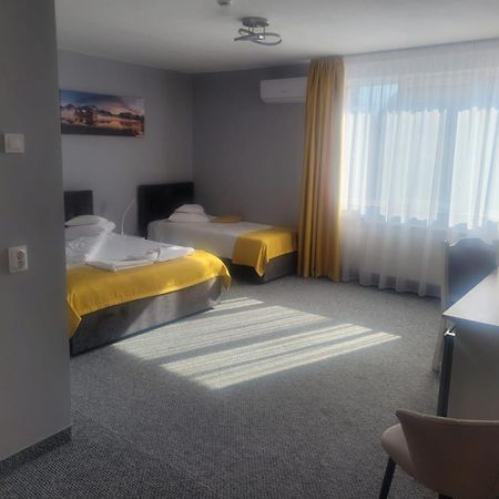 Hotel Delaf Cluj-Napoca Extérieur photo