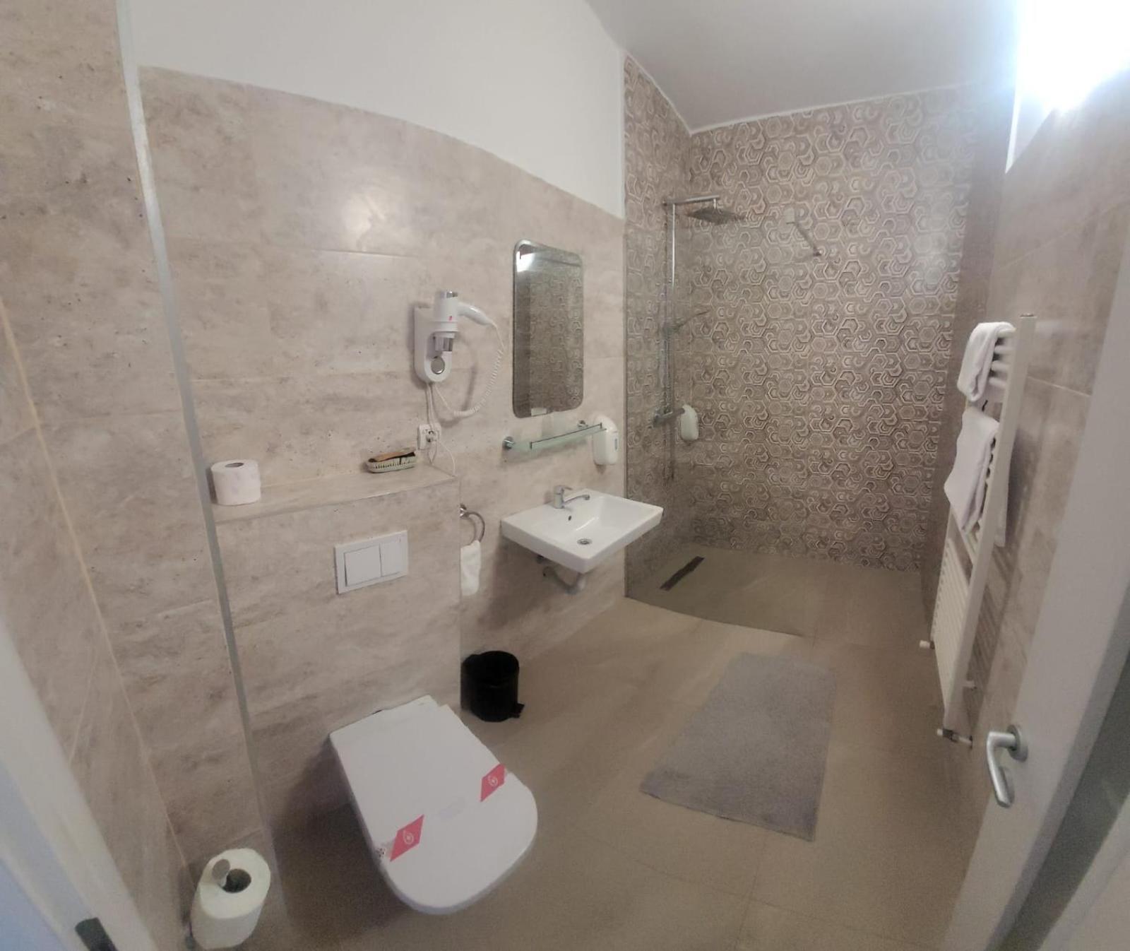 Hotel Delaf Cluj-Napoca Extérieur photo