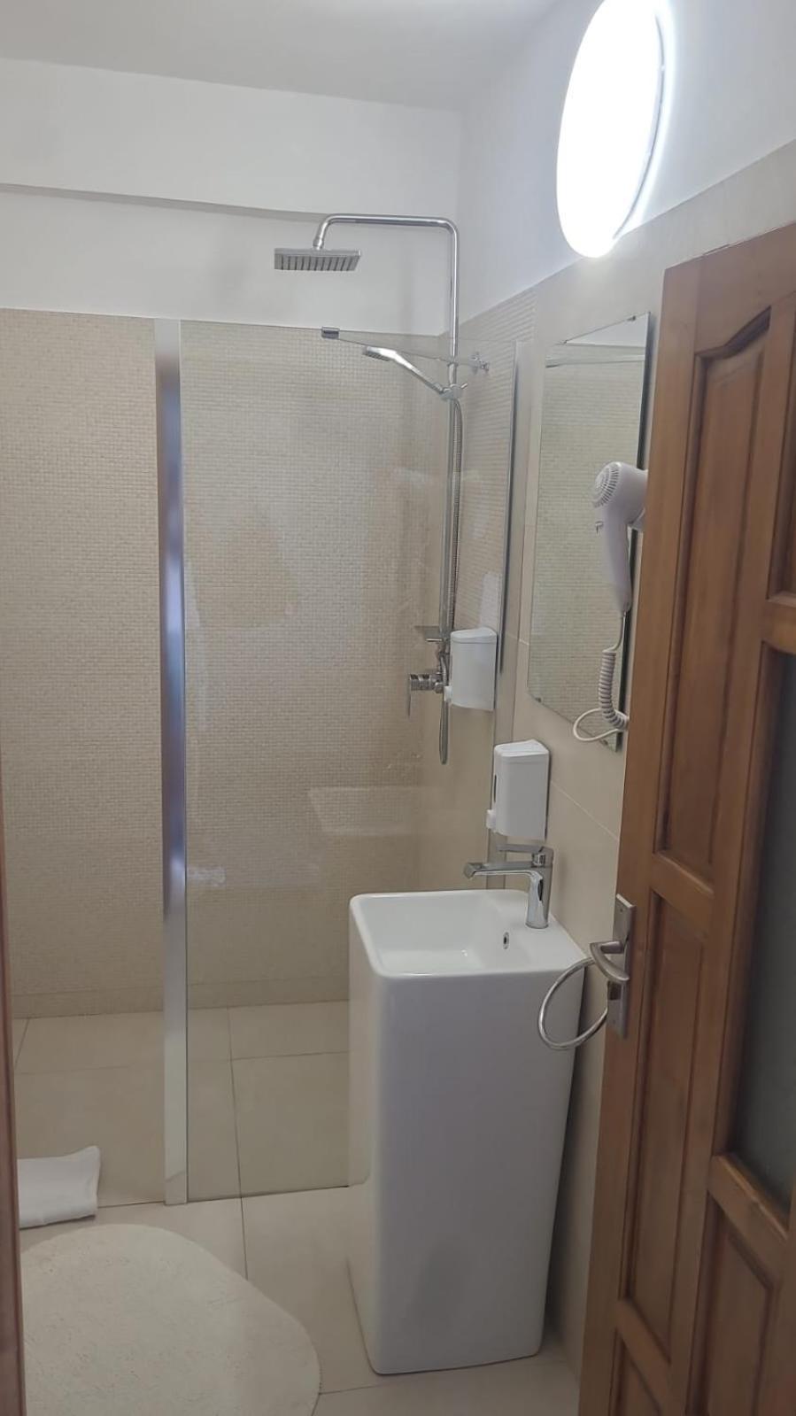Hotel Delaf Cluj-Napoca Extérieur photo