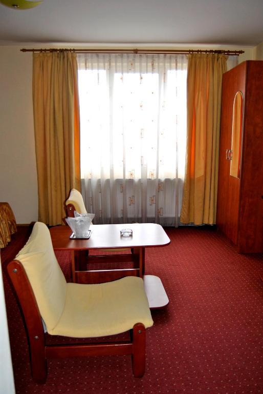 Hotel Delaf Cluj-Napoca Extérieur photo